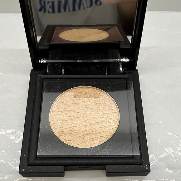 3/$15 🌼 Nomad La Habana Eyeshadow with Green and Tan Box - Picture 5 of 5